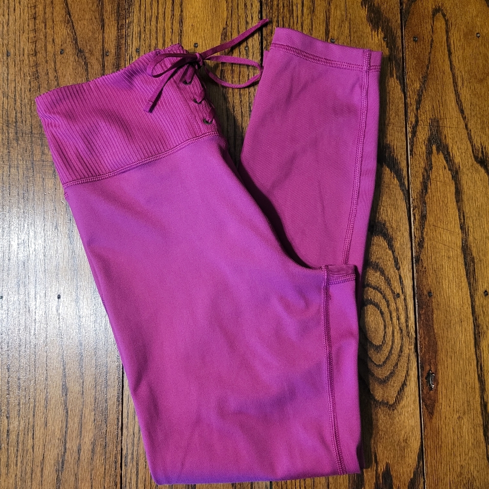 Gently Used Victoria's Secret Flow On Point High Waist Leggings Yoga Wor…